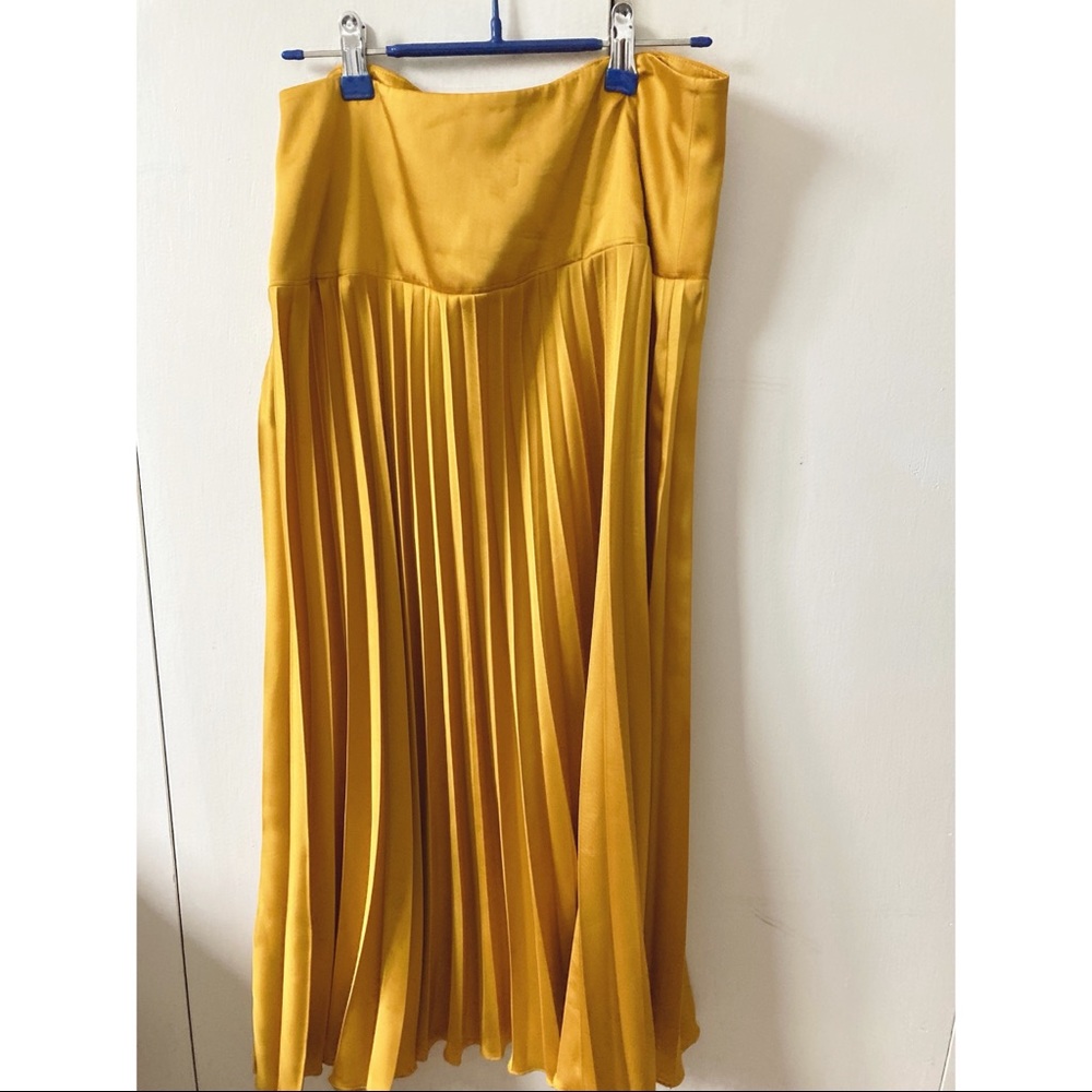 COPY - BR Satin Pleated Maxi Skirt - Picture 1 of 7